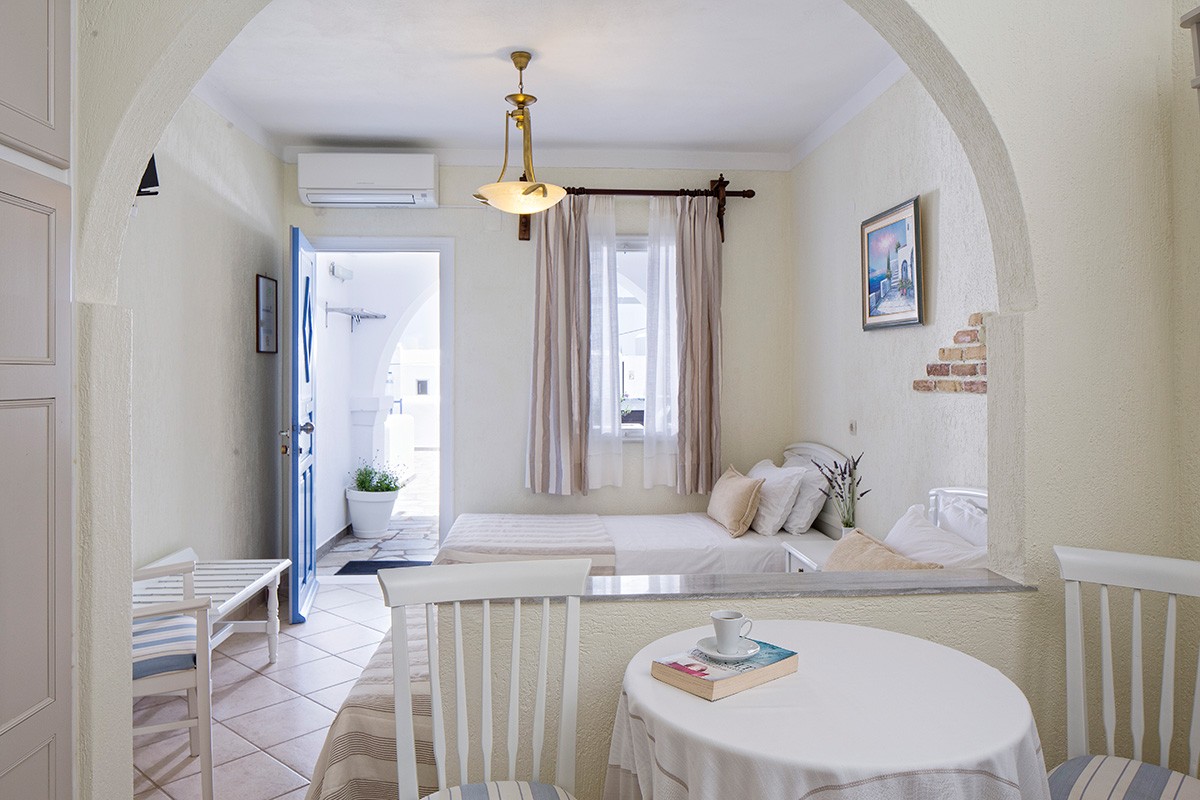 hotels in paros Greece | contaratos beach