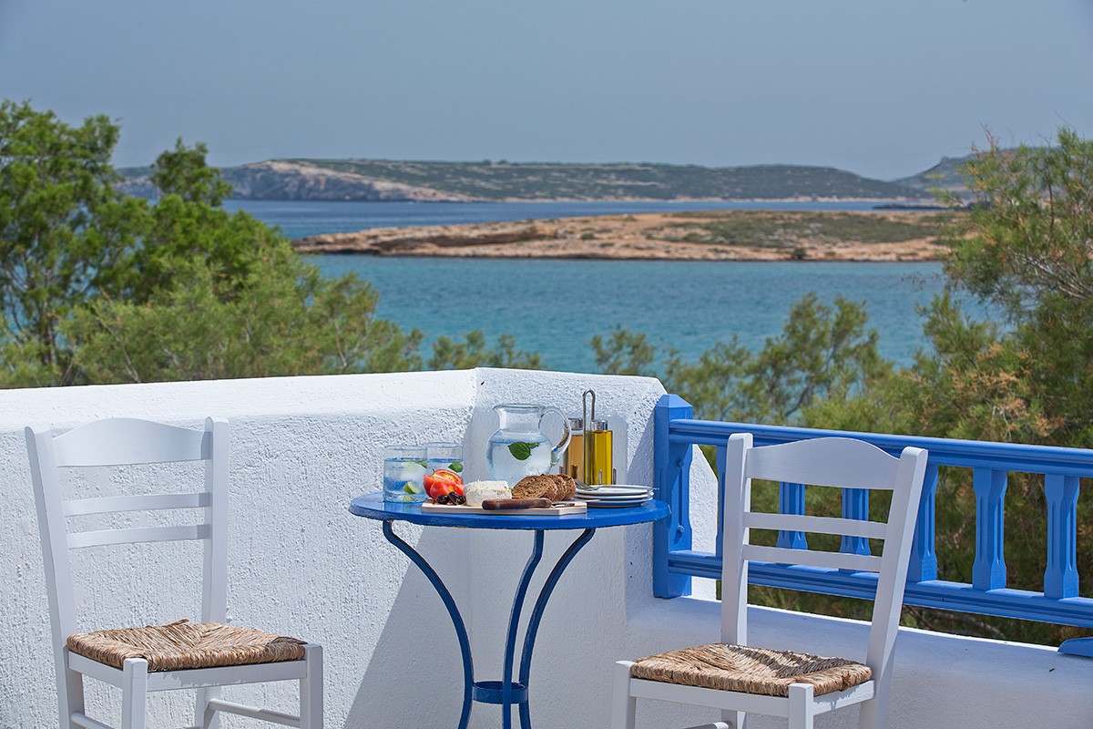 hotels in paros Greece | contaratos beach