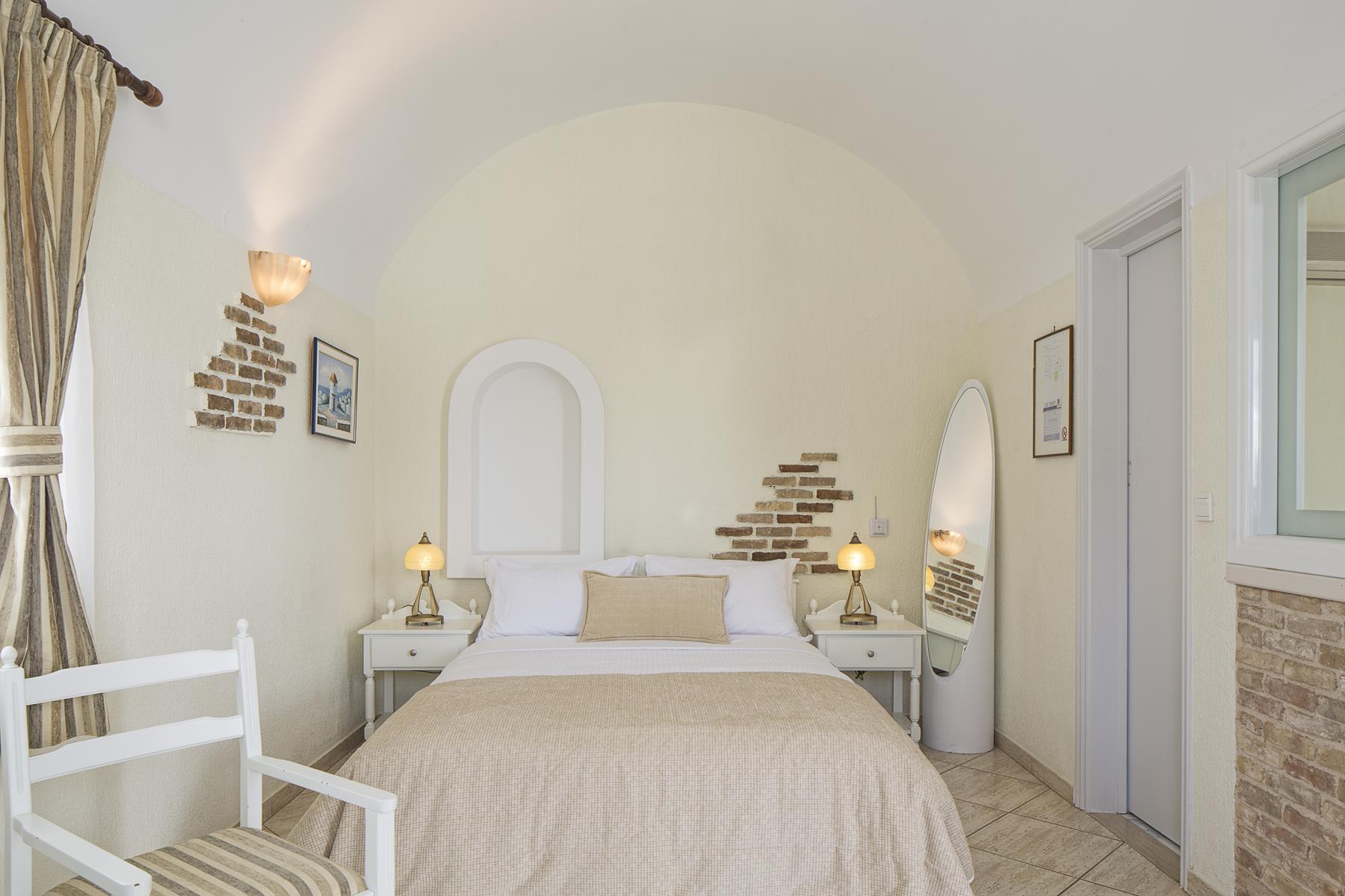 hotels in paros Greece | contaratos beach